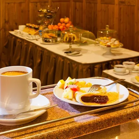 فندق نزل براغ 4*