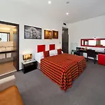 نزل براغ 4*