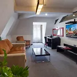 نزل براغ براغ